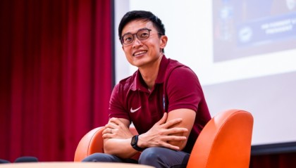 亚博体育官方入口-将战国足！新加坡主帅：希望通过与强队交手，来逼自己走出舒适区